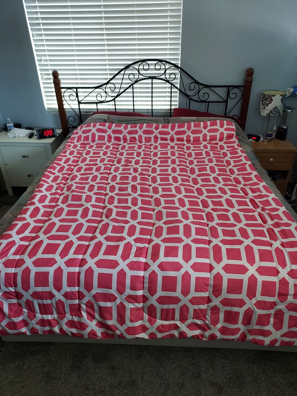 Max Studio Hot Pink & White Twin Geometric Comforter Bedding Blanket Bold Bright